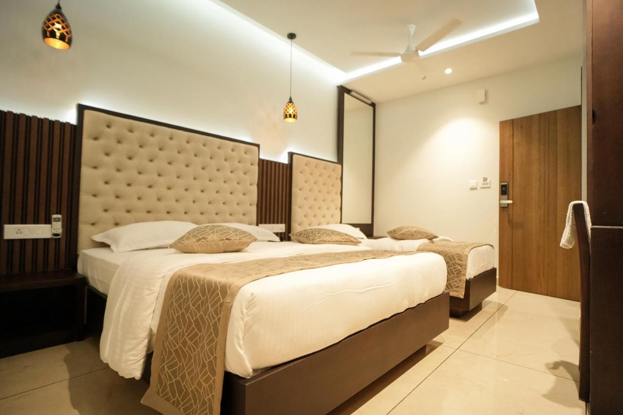 ホテル Sulu Residency Kochi エクステリア 写真