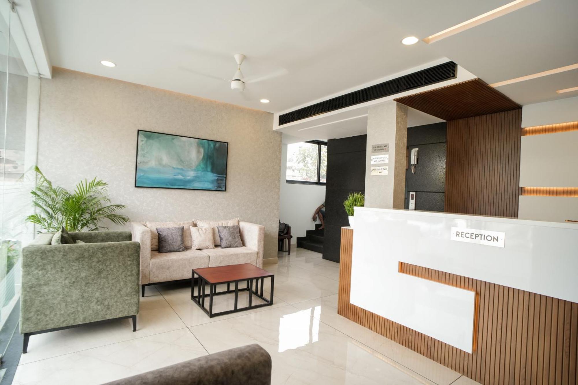 ホテル Sulu Residency Kochi エクステリア 写真