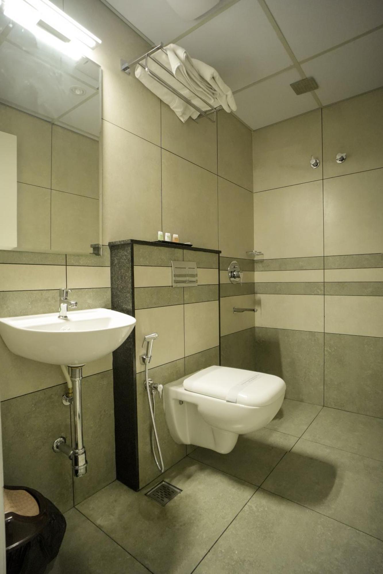 ホテル Sulu Residency Kochi エクステリア 写真
